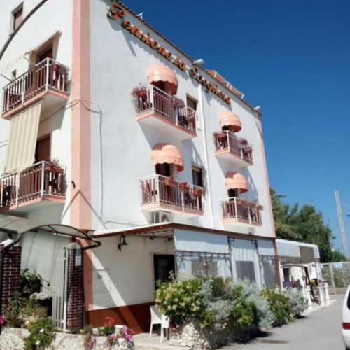 1163 PENSIONE LA SCOGLIERA RODI GARGANICO SOLUTIONHOTEL  2.jpg